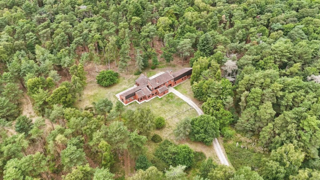 Lingheath Road, Brandon