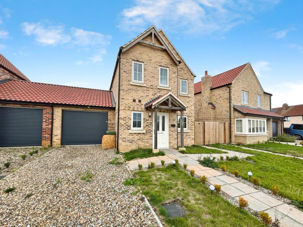 De Playz Close, Methwold