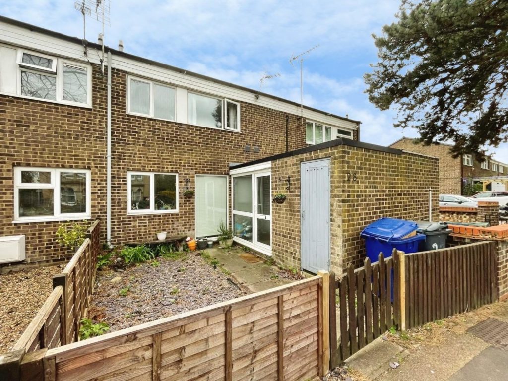 Warren Close, Brandon