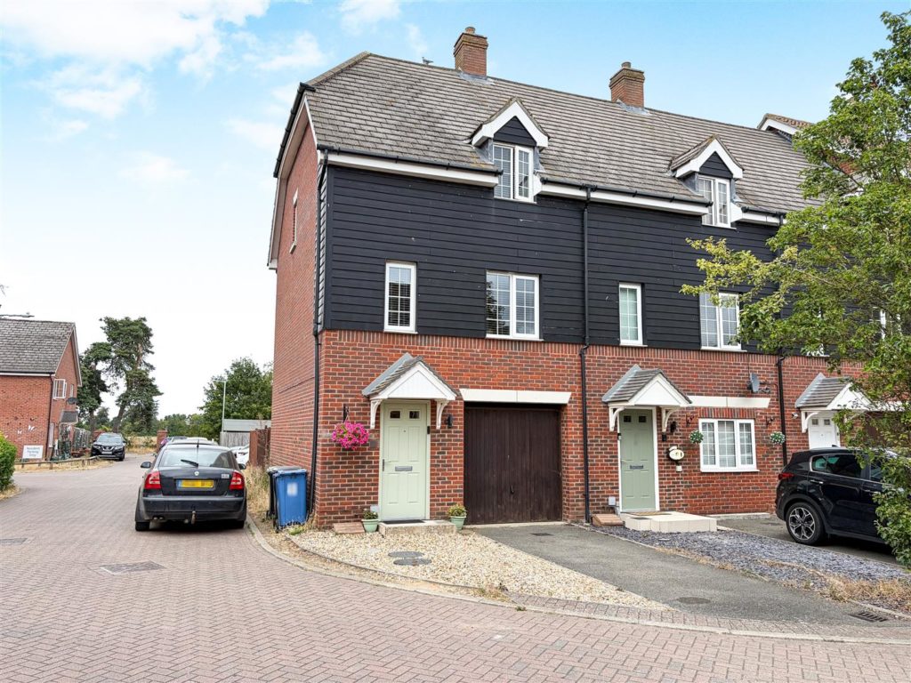 Acorn Way, Red Lodge