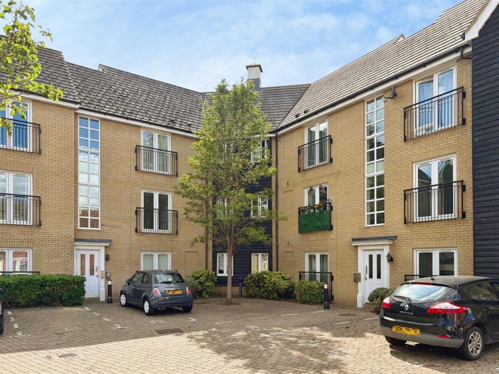 Tayberry Close, Red Lodge